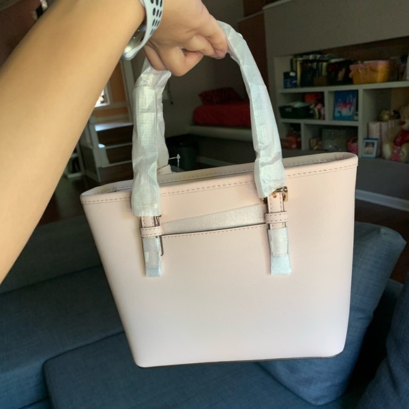 Michael Kors purse - Picture 2 of 4